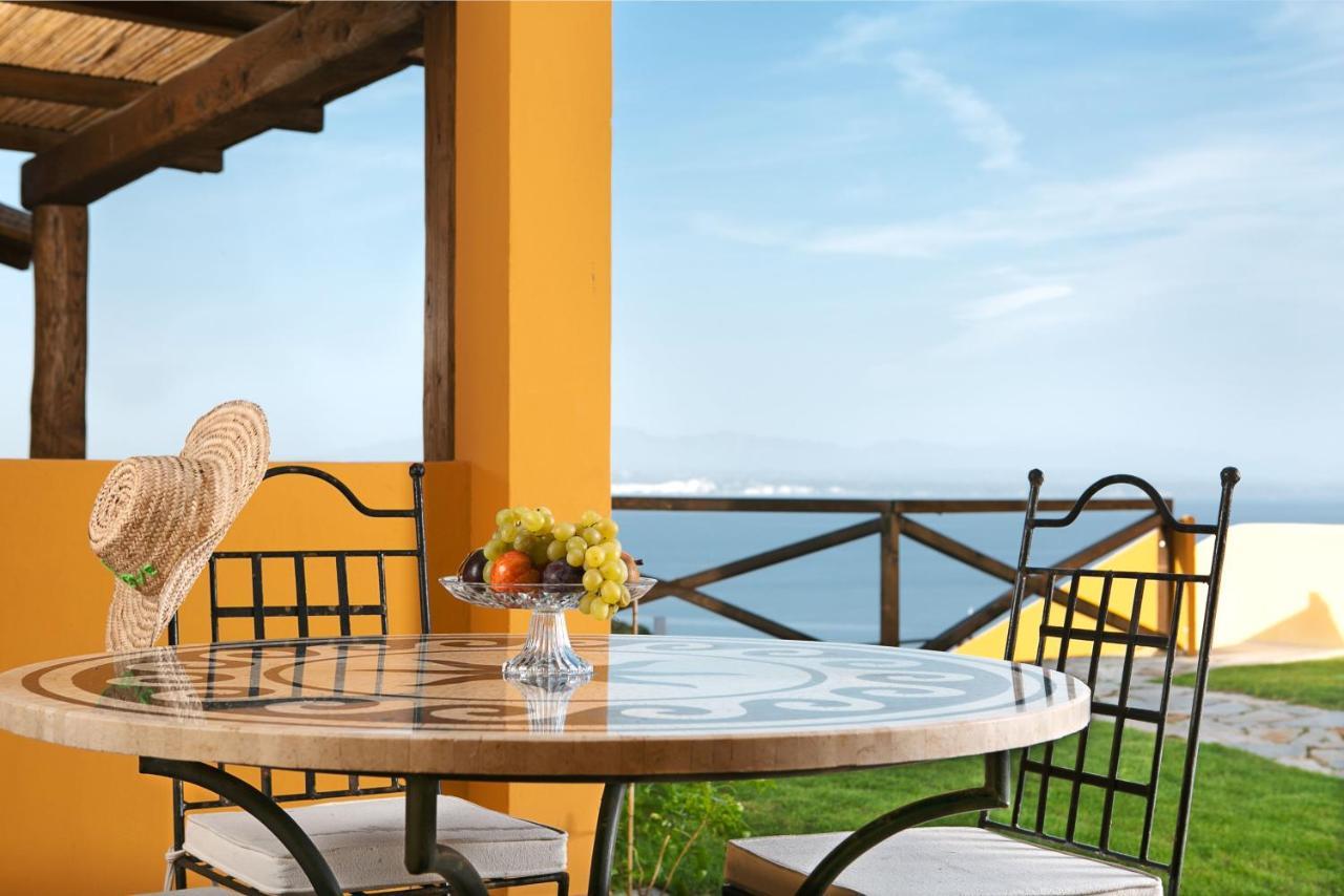 Punta Falcone Resort Santa Teresa Gallura Eksteriør billede