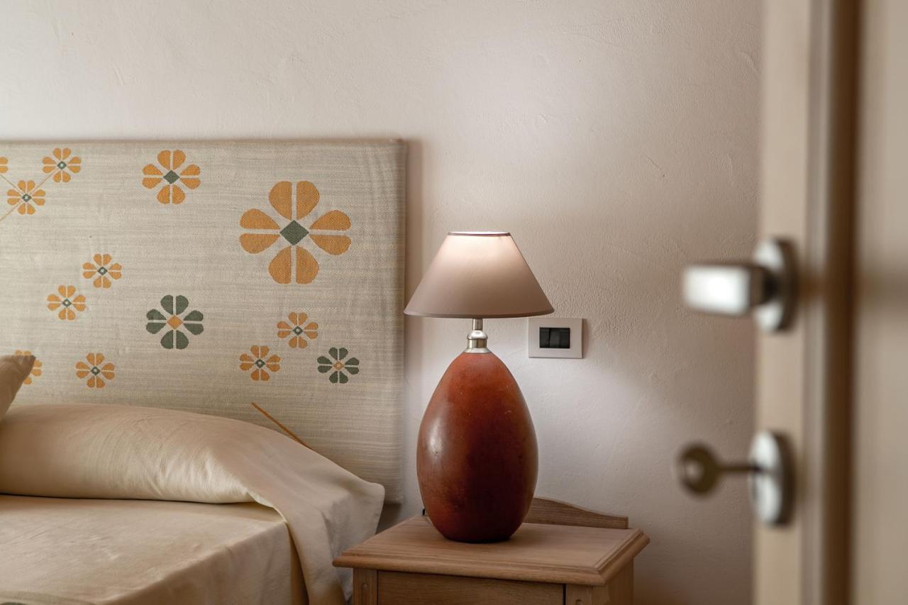 Punta Falcone Resort Santa Teresa Gallura Eksteriør billede