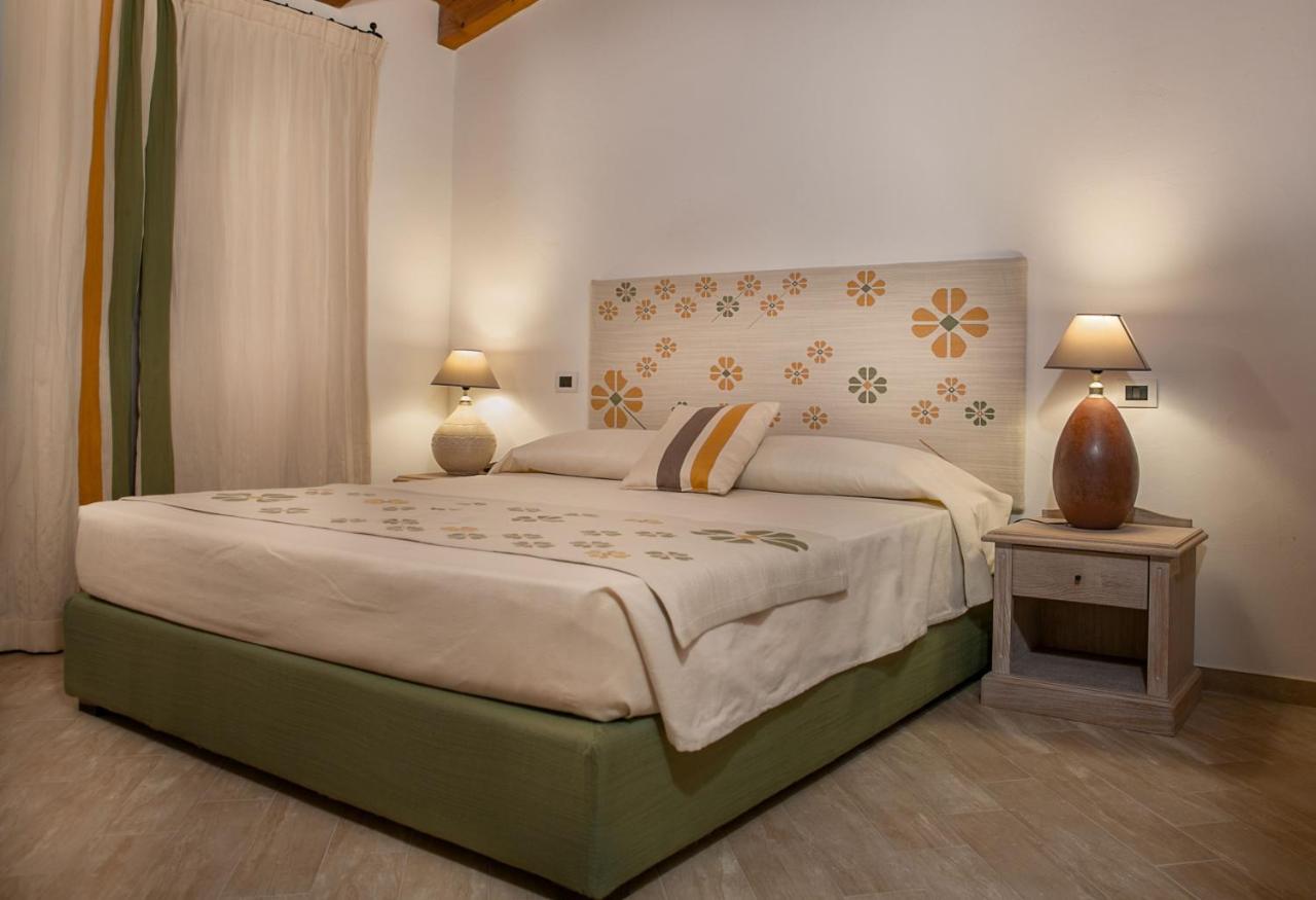 Punta Falcone Resort Santa Teresa Gallura Eksteriør billede