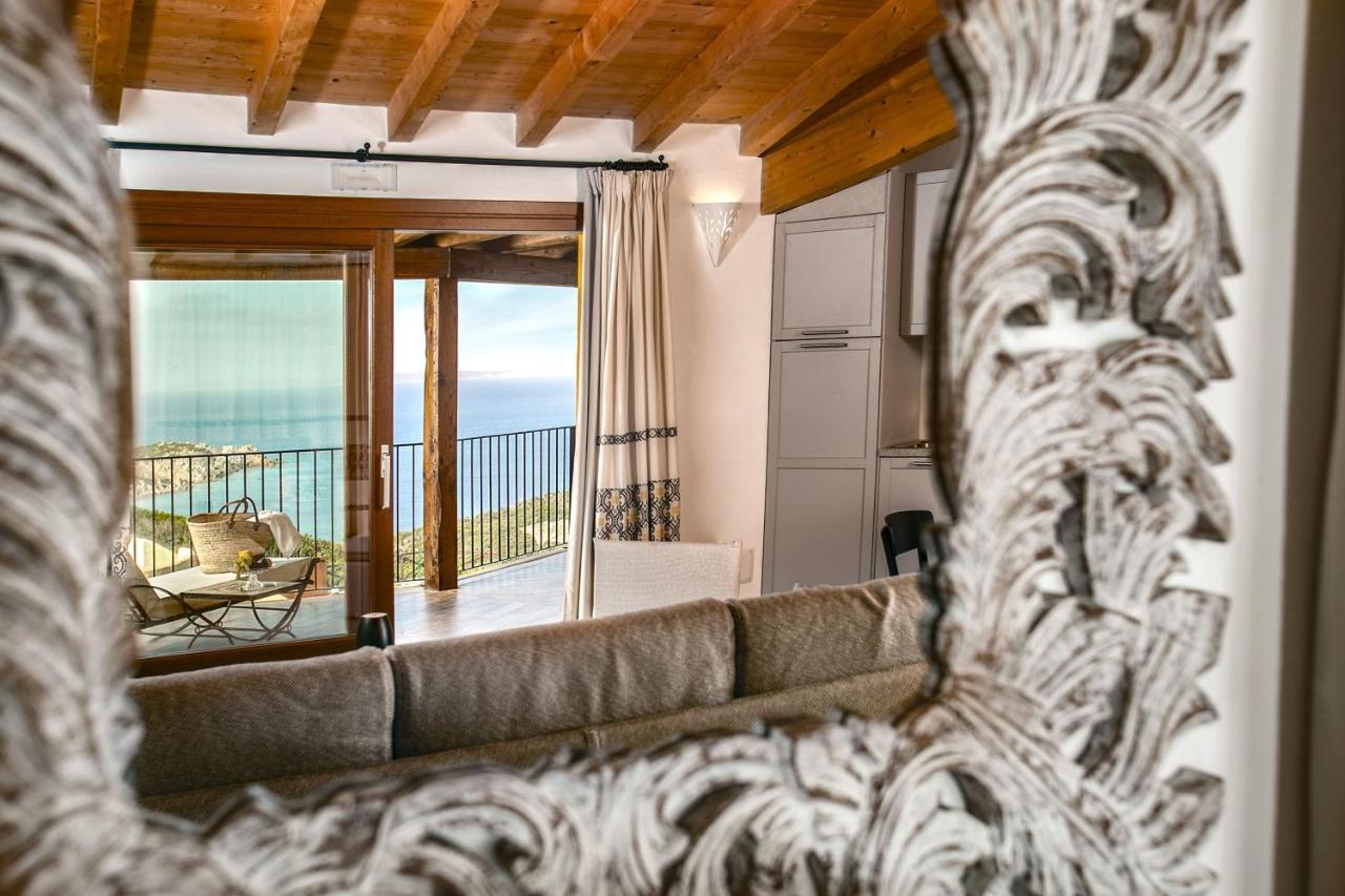 Punta Falcone Resort Santa Teresa Gallura Eksteriør billede