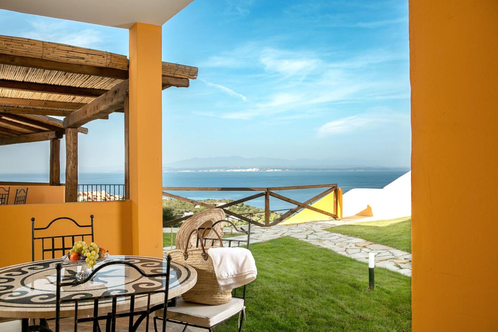 Punta Falcone Resort Santa Teresa Gallura Eksteriør billede